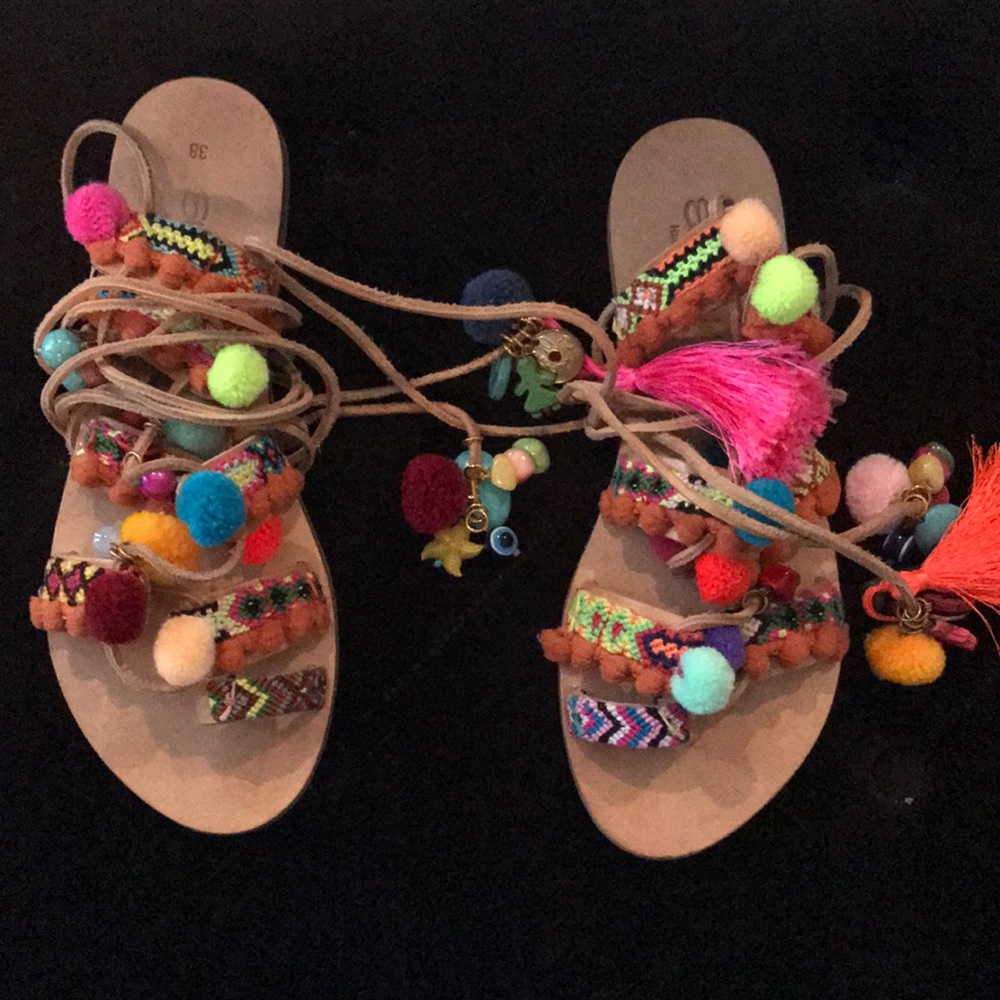 Flat Pom Pom shoes